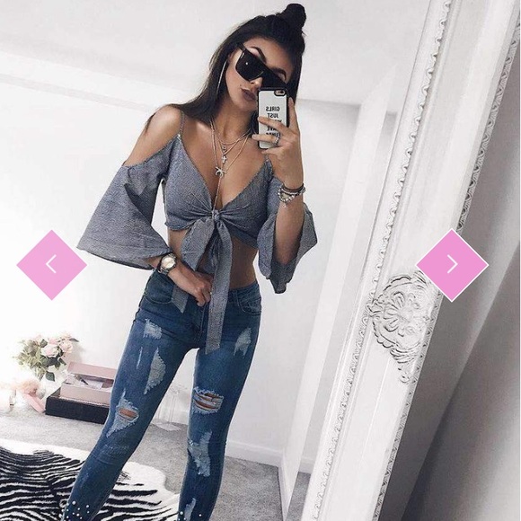 Off-Sholder Bell Sleeve Front Tie Top - Picture 4 of 4